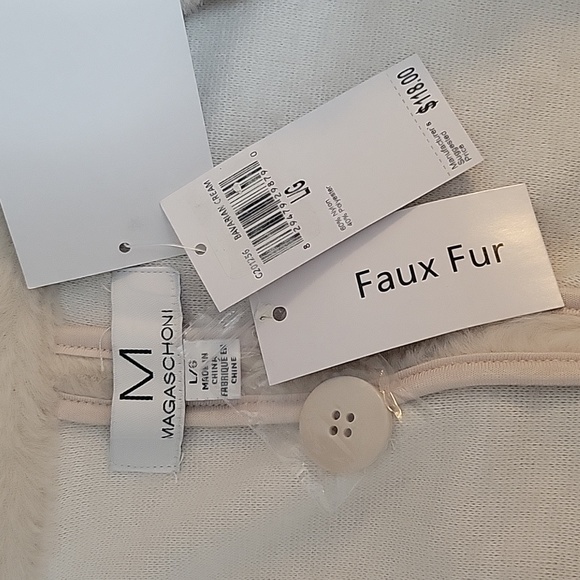 Magaschoni Faux white Fur Large Bavarian Cream coat pockets button front… - Picture 5 of 7